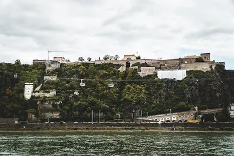 Festung Ehrenbreitstein am Deutschen Eck in Koblenz in der Eifel