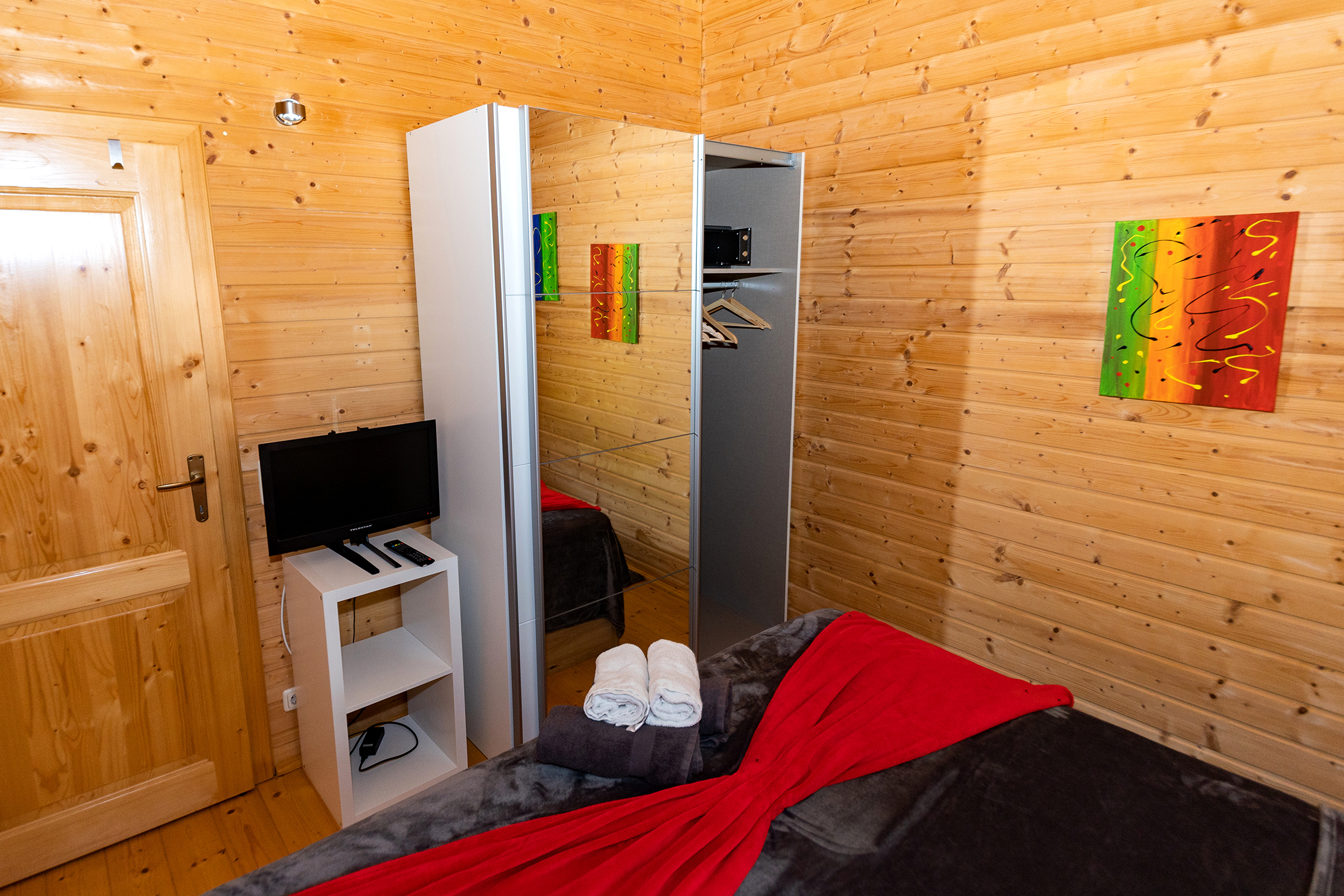 S-027-046-23-Schlafzimmer II-Susi-Schrank